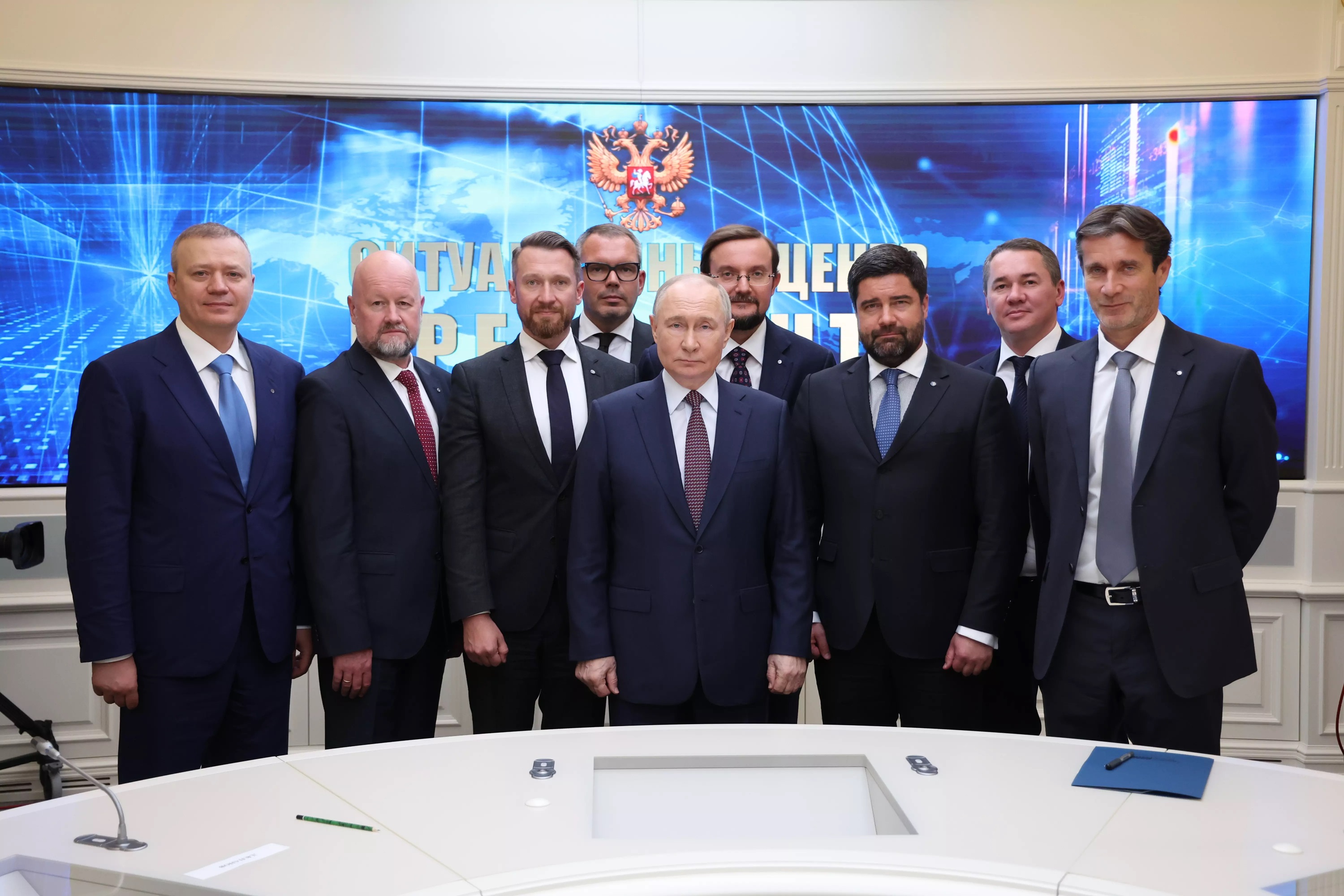 Путин призвал бизнес к усилению роли в экономике